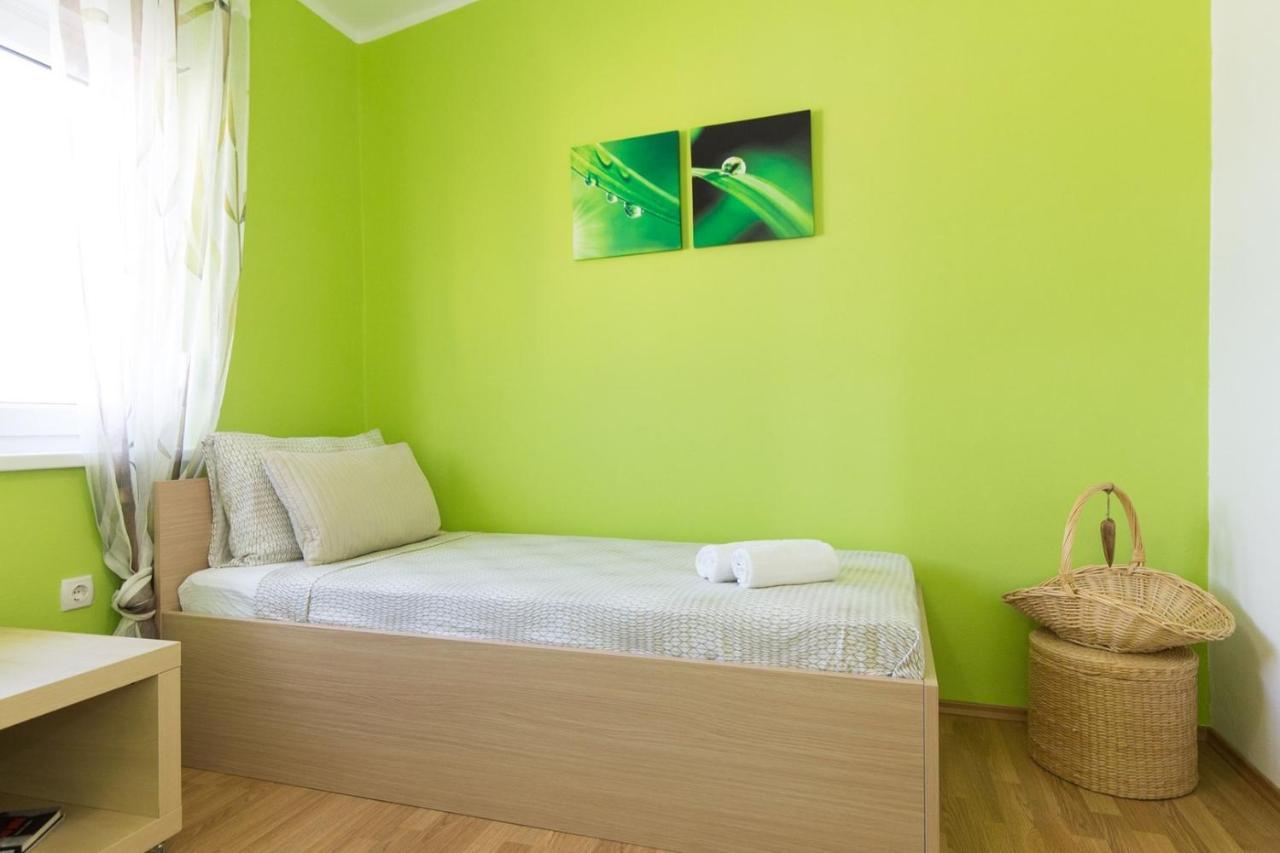 Apartments Adrijana Малинська Екстер'єр фото