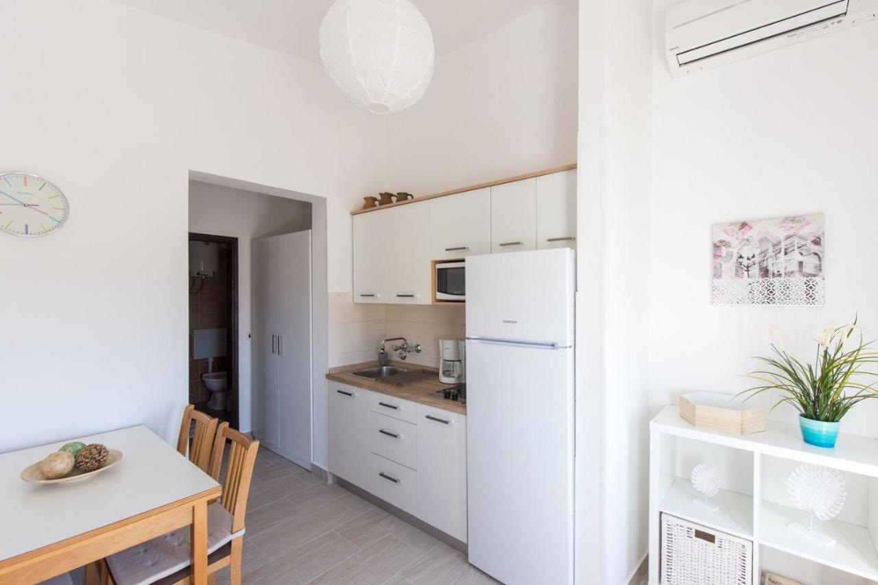 Apartments Adrijana Малинська Екстер'єр фото