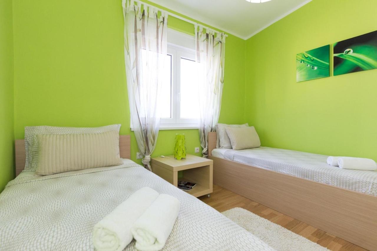 Apartments Adrijana Малинська Екстер'єр фото