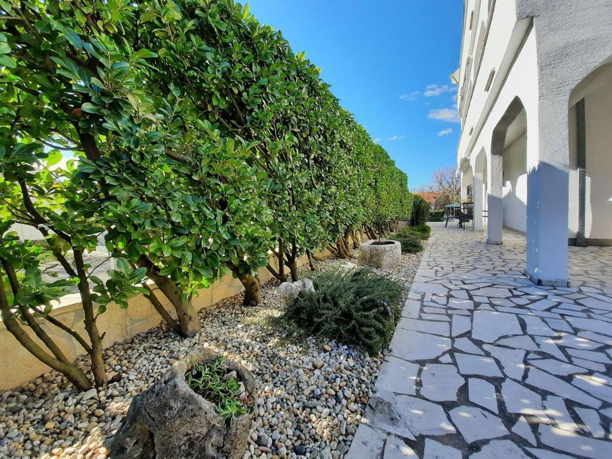 Apartments Adrijana Малинська Екстер'єр фото