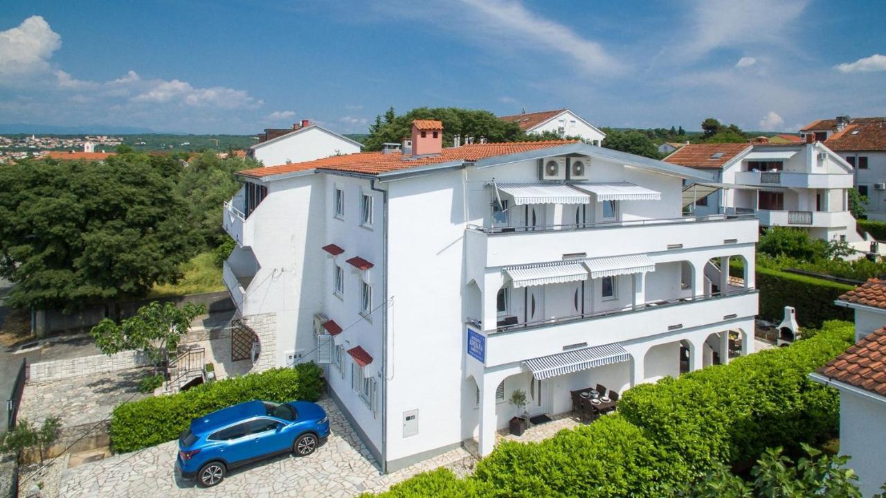 Apartments Adrijana Малинська Екстер'єр фото